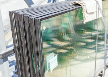 Устройство стеклопакетов для пластиковых окон