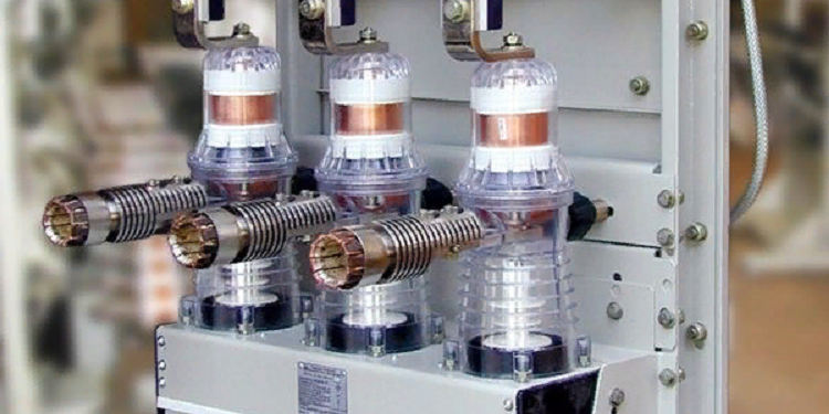 Масляные и вакуумные высоковольтные выключатели и их эксплуатация.