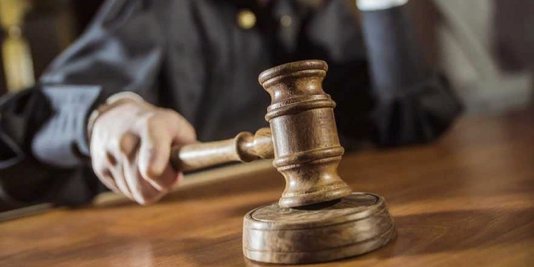 Житель Альбукерке подал жалобу на двух служительниц закона