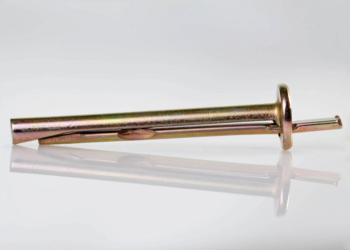 Анкер-клин: достоинства, назначение и применение