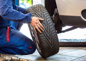 Как правильно заменить шины на автомобиле и советы