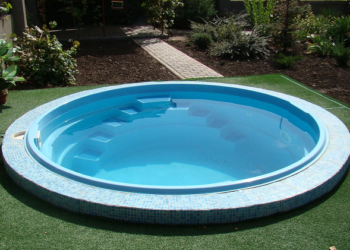 По каким характеристикам выбирать бассейн для дома или дачи (Vashbas)