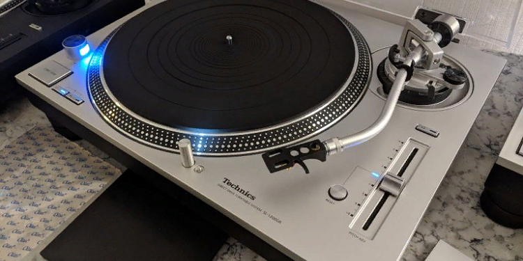 Зачем нужен Dj проигрыватель винила и как его выбрать