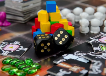 Настольные игры для всей семьи: разновидности и выбор