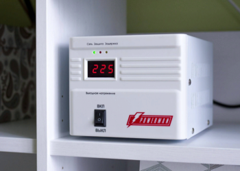 Назначение стабилизатора напряжения для дома и его выбор