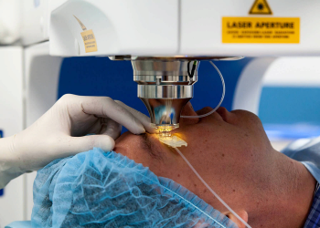 Проведение лазерной коррекции зрения и ее достоинства