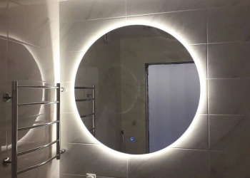 Какие зеркала выбирать для ванной и достоинства с подсветкой