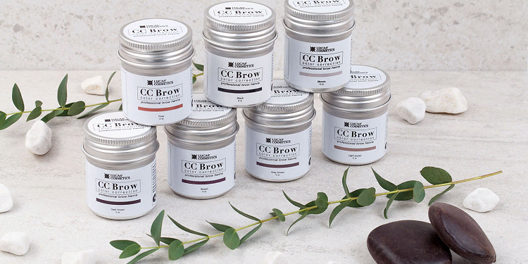 Хна для брів: переваги та правила використання