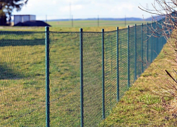 Як встановити паркан з сітки та декілька корисних порад