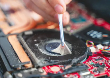 Чистка ноутбука от пыли: важная процедура для оптимальной работы вашего устройства