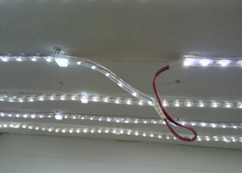 Как выполнить монтаж светодиодных лент на потолке и советы