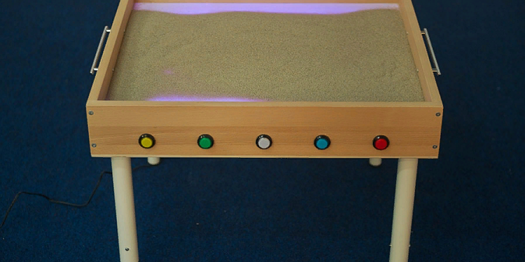 Стол для песочной терапии: описание и его достоинства