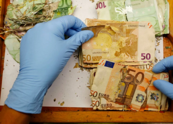 Почему стоит обменять ветхие евро в специализированной компании