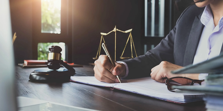 Цена услуг IT юристов: что влияет на стоимость и как сэкономить