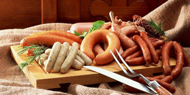 Веганські ковбаси та сосиски: смачна та поживча альтернатива