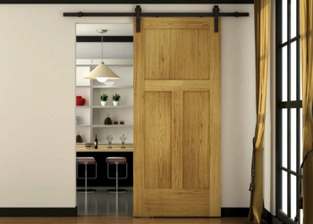 Правила установки раздвижных межкомнатных дверей и советы