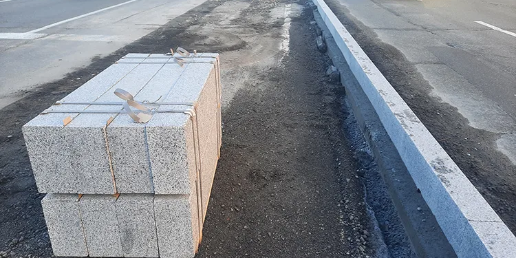 Все, що потрібно знати про дорожній бордюр