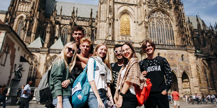 Частный или государственный вуз в Чехии: особенности выбора