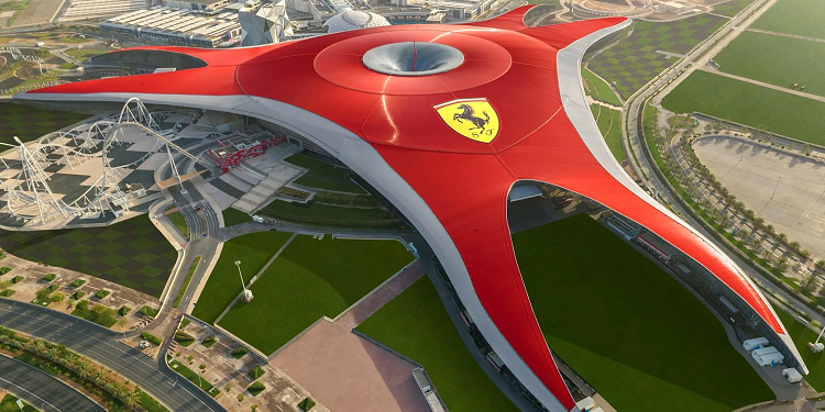 Феррари Парк в Абу-Даби: достоинства и возможности