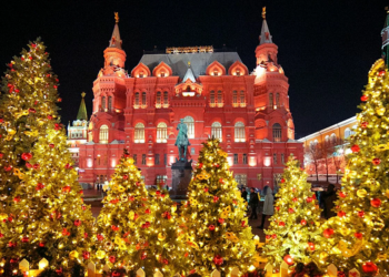Новый год в Москве 2025 с детьми: куда сходить и что посмотреть