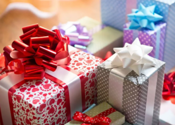 Сувеніри у якості подарунка: переваги та вибір