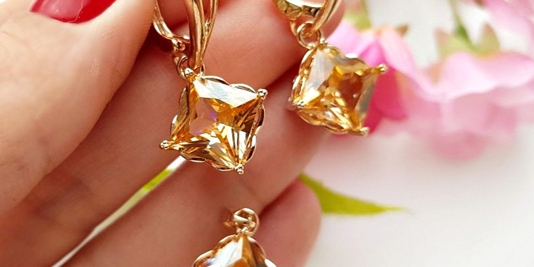 Позолоченные украшения и рекомендации по их выбору