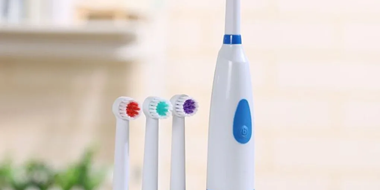Электрическая зубная щетка: советы по выбору и использованию