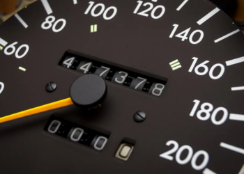 Пробіг машини за 100 000 км: що потрібно міняти