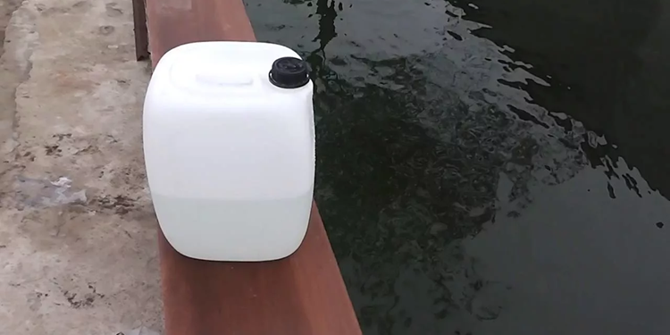 Как отмыть пластиковую канистру: что нужно знать