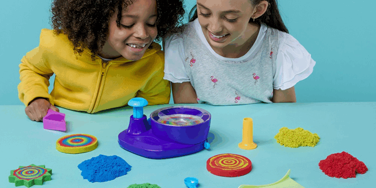 Творчество без гаджетов: чем занять детей и подростков дома и в школе