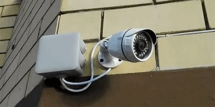 Установка видеонаблюдения для загородного дома: правила и советы