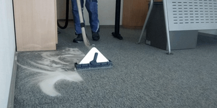 Химчистка ковролина на дому: правила и советы