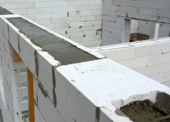 Строительство домов из газобетона: правила и советы