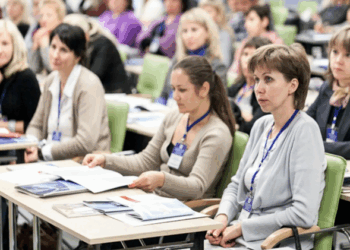 Профессиональная переподготовка педагогов дополнительного образования: возможности и перспективы