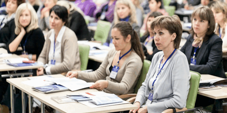 Профессиональная переподготовка педагогов дополнительного образования: возможности и перспективы