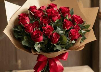 Букеты из роз: идеи оформления и советы