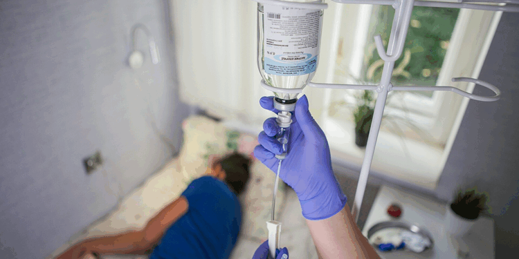 Капельница от похмелья на дому в Иркутске: быстрый способ восстановления организма