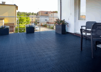 Каким должно быть водостойкое напольное покрытие для дома