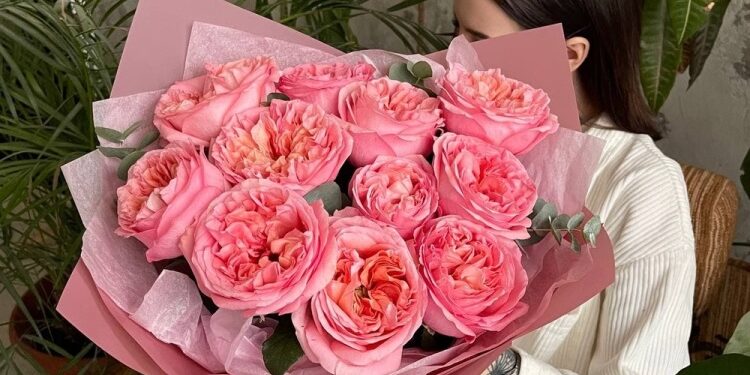 Пионовидные розы: происхождение, особенности ухода, преимущества и советы по выращиванию