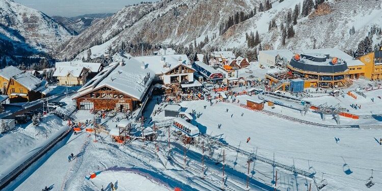 Развитие туризма в горах: что это даст городу и природе