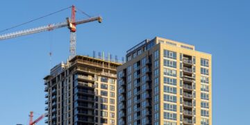 Взыскание неустойки с застройщика за просрочку: как защитить свои права дольщика