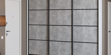 Переваги та поради щодо вибору шафи купе для дому