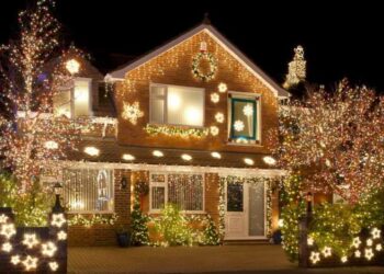 Как украсить дом и участок светом: идеи праздничной иллюминации
