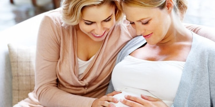 Суррогатное материнство: как работает и что означает для семьи